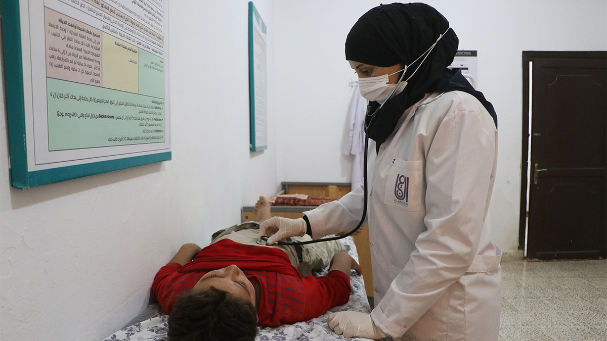 مركز راعل يستمر في تقديم الخدمات الطبية